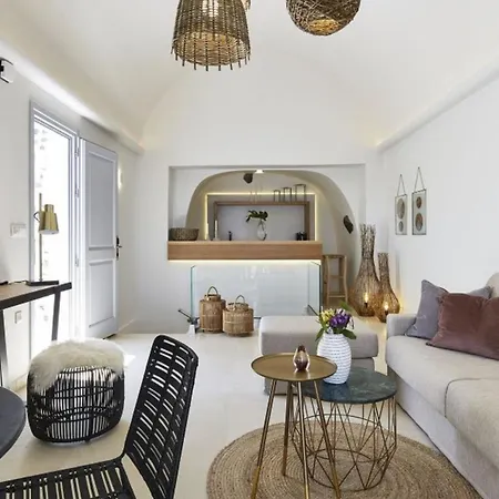Charming Cycladic In Santorini Fira (Santorini)
