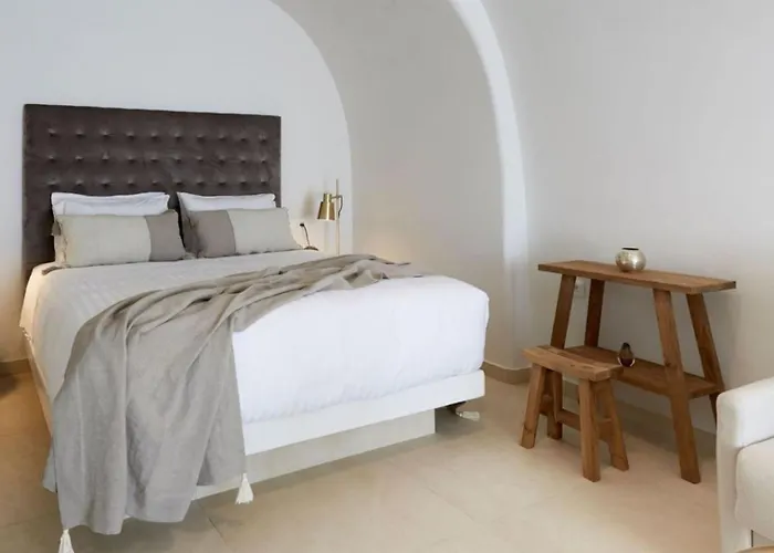 Charming Cycladic In Santorini Vila *