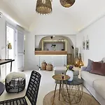 Charming Cycladic In Santorini Fíra