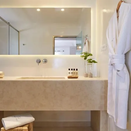 Charming Cycladic In Santorini Fíra