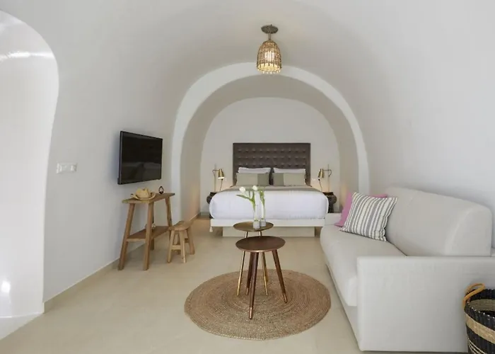 Charming Cycladic In Santorini Villa *